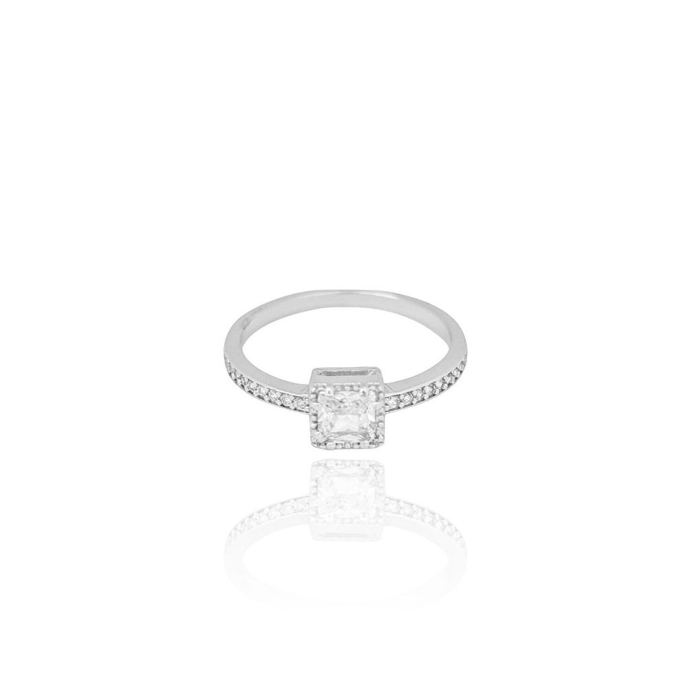 Beautiful studded ring
